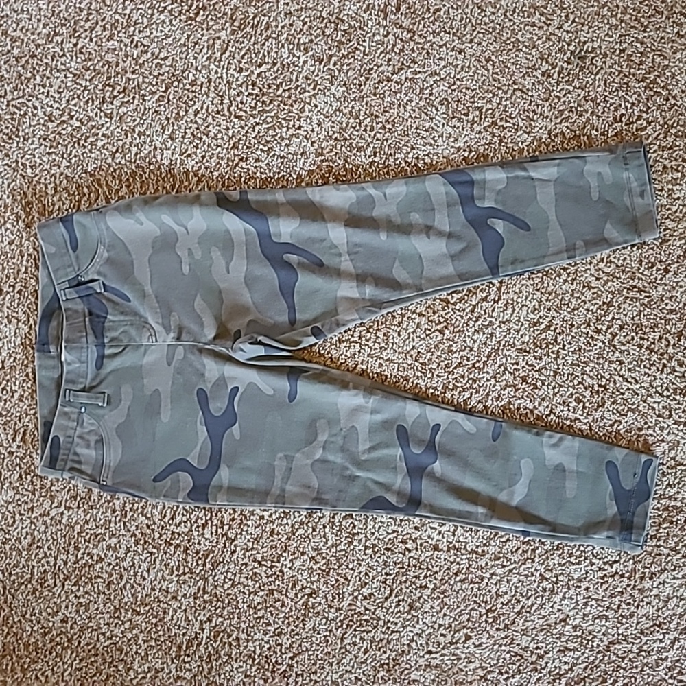 Time and Tru Women's Camo print Leggings